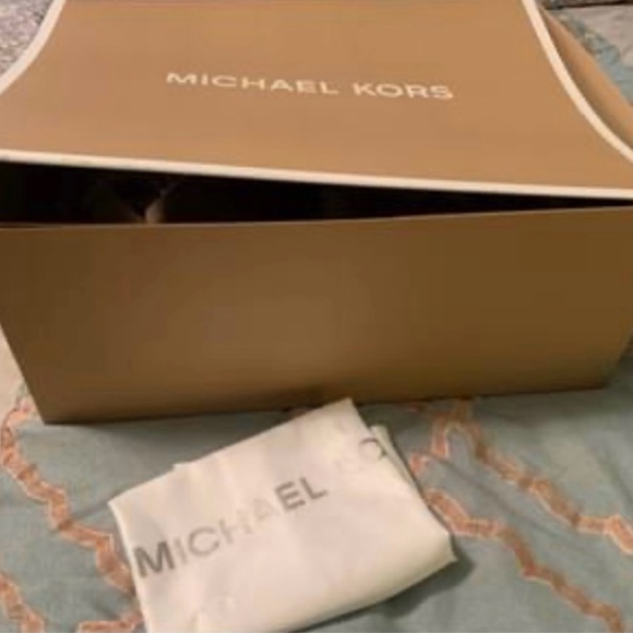 Michael Kors Red and Brown Shoulder Bag - Picture 2 of 5